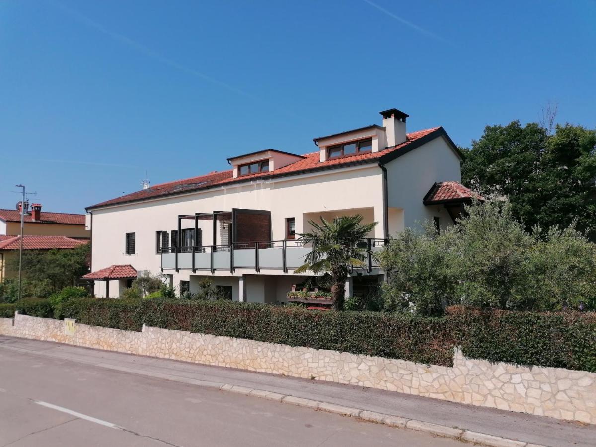 Apartment Jasna Porec Bagian luar foto
